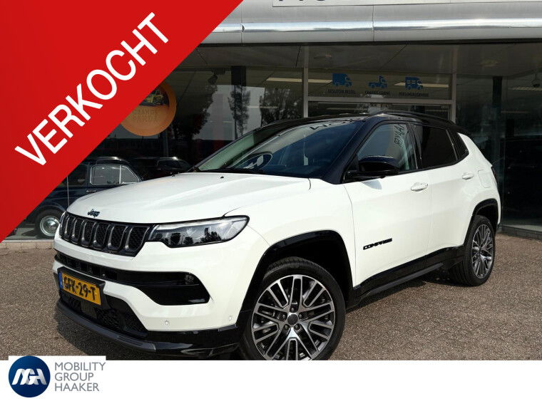 Foto van Jeep Compass 4xe 240 Plug-in Hybrid Electric Summit