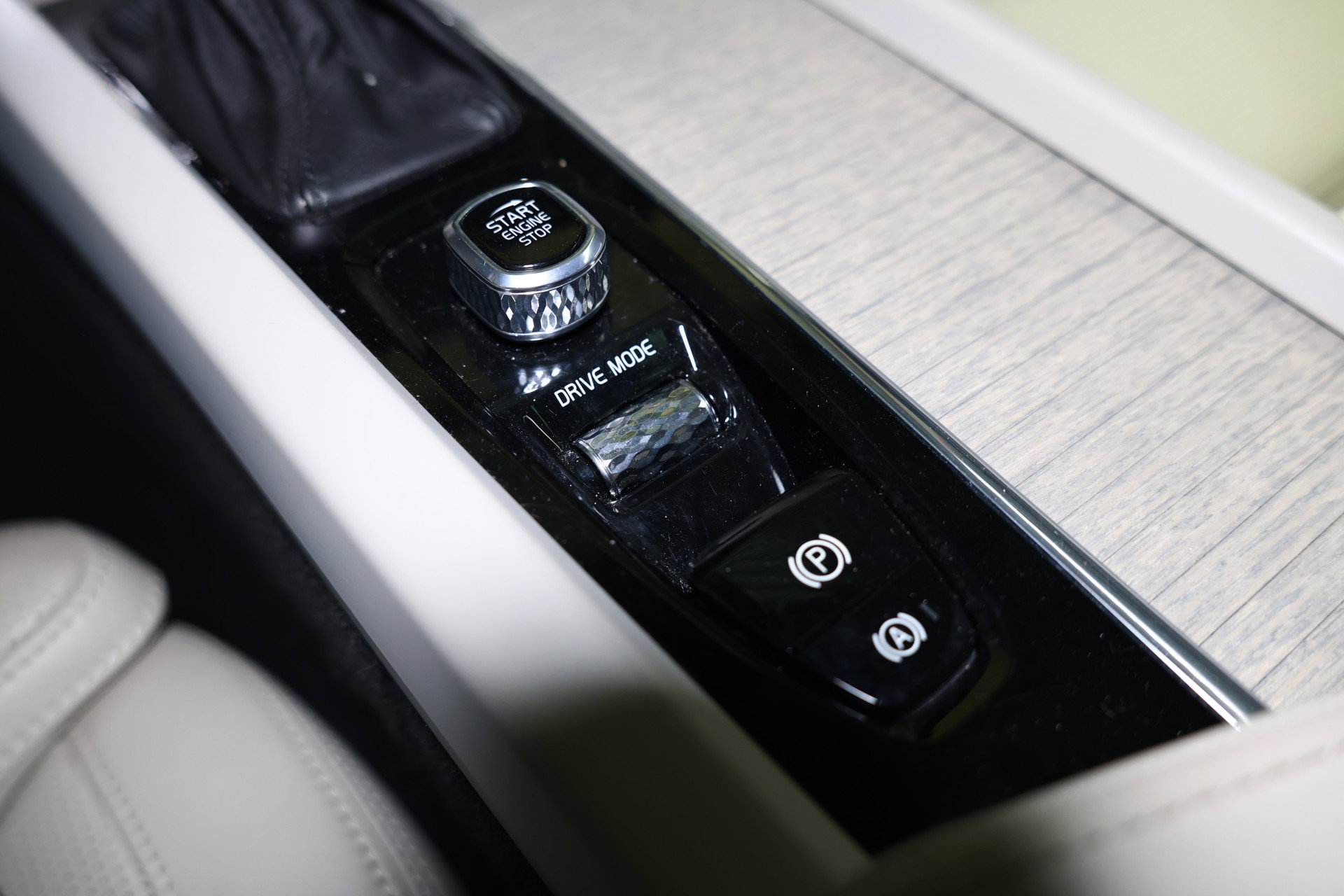 Volvo 2.0 T5 AWD Inscription AVM CARPLAY 360CAM MEMORY CRUISE KEYLESS START" 17 - foto 28