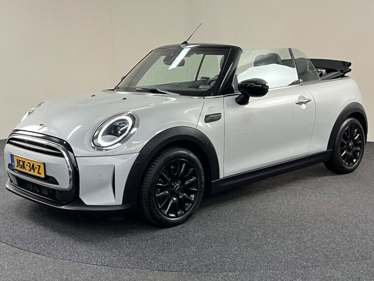 Foto van MINI Cabrio 1.5 Cooper Maximise Automaat 136 PK