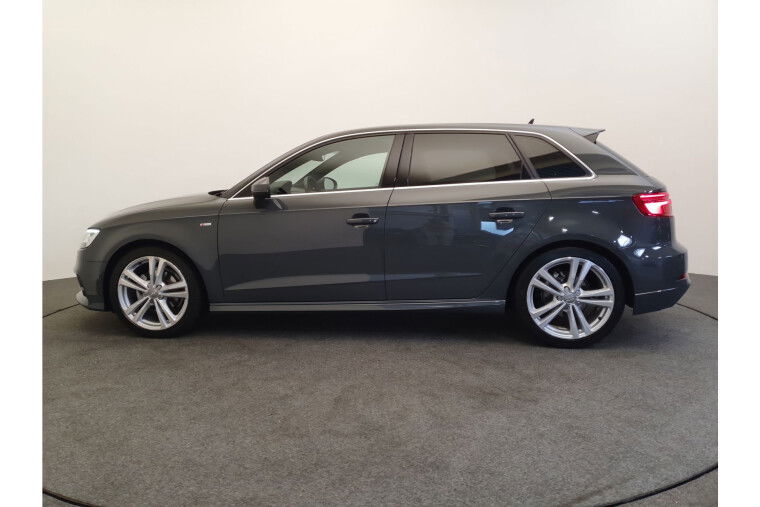 Audi A3 Sportback 30 TFSI Sport S Line Cruise control, Stoelverwarming, Parkeersensoren