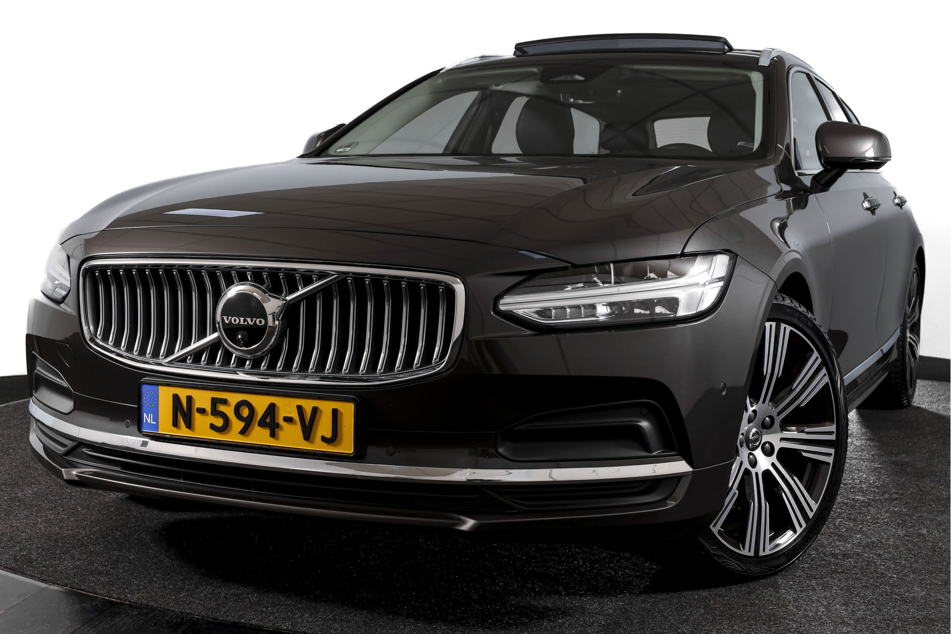 Volvo - V90