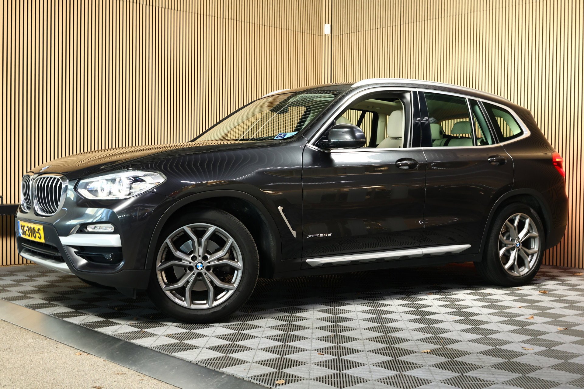 BMW xDrive20d AUT Executive PANO LEDER NAV FULL-LED PDC "18 - foto 7