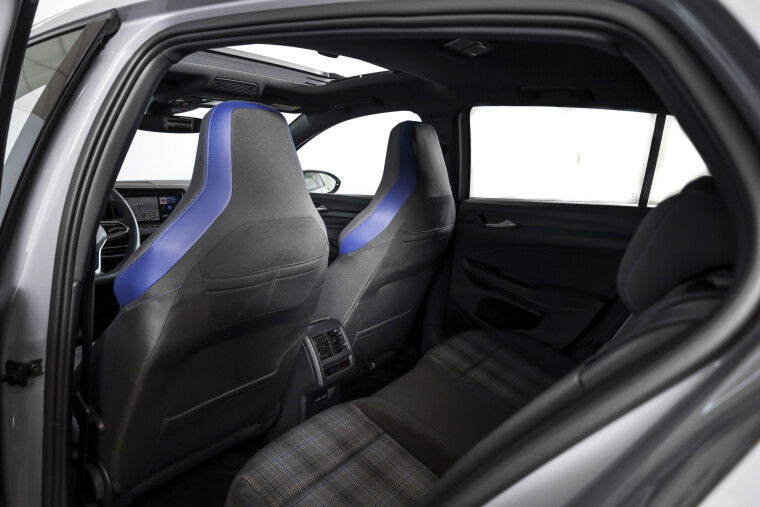 Volkswagen - Golf