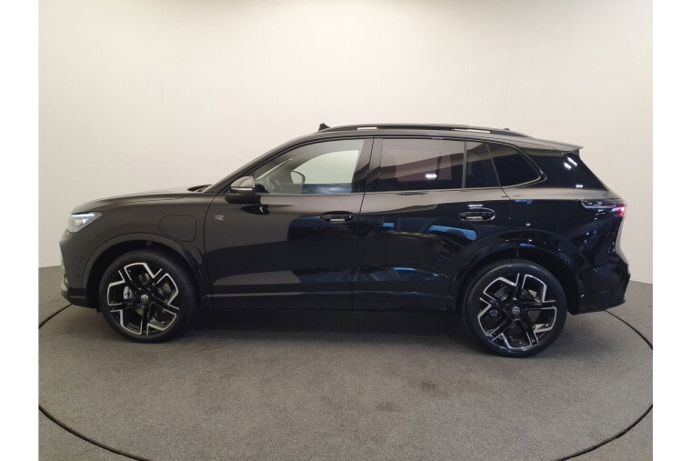 Volkswagen Tiguan 1.5 eHybrid 272pk DSG/AUT R-Line Wegklapbare trekhaak, Panoramadak, Harman/Kardon, Leder
