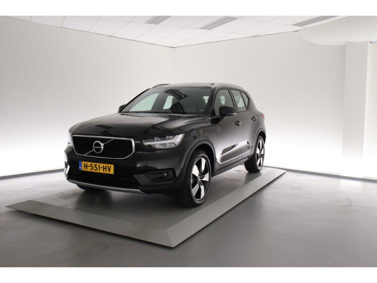 Foto van Volvo XC40 T4 Aut. Momentum Pro | Panorama | Winter Pro | Versatility Line |