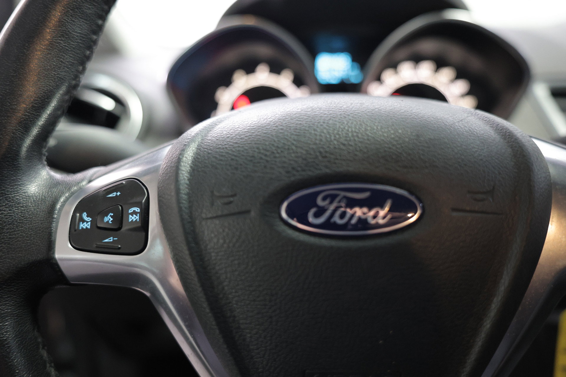 Ford 1.0 EcoB 60.000 km ! Titanium AIRCO BT STOELVERWARMING '15 - foto 14