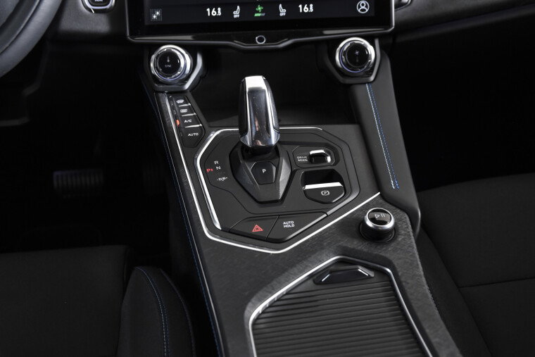 Lynk & Co - 01