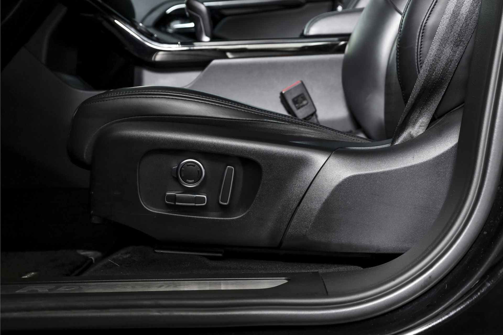 Land Rover - Range Rover Evoque