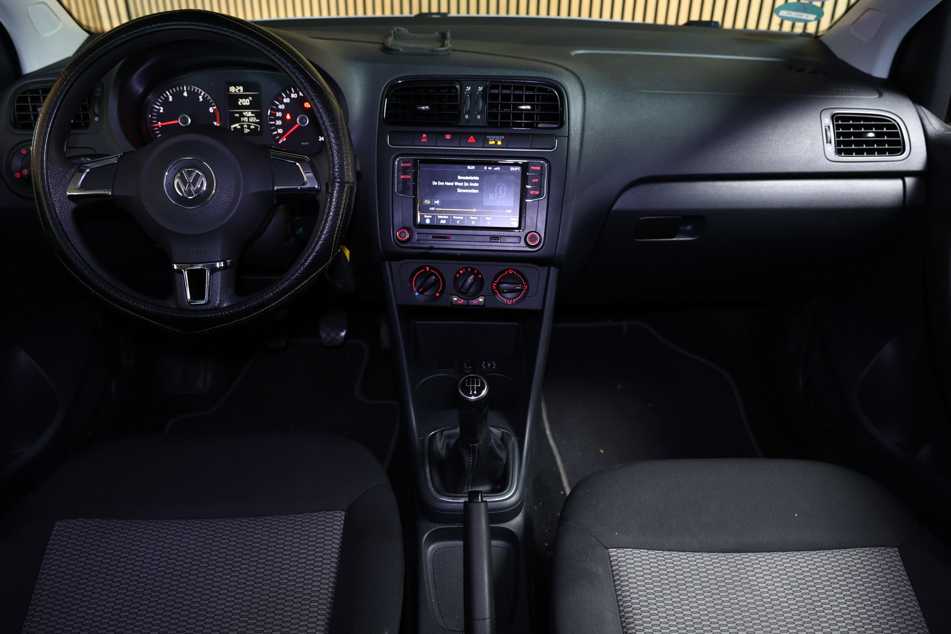 Volkswagen 1.2 comfortline AVM CARPLAY AIRCO BLUETOOTH AUX '11 - foto 2