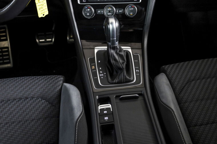 Volkswagen - Golf