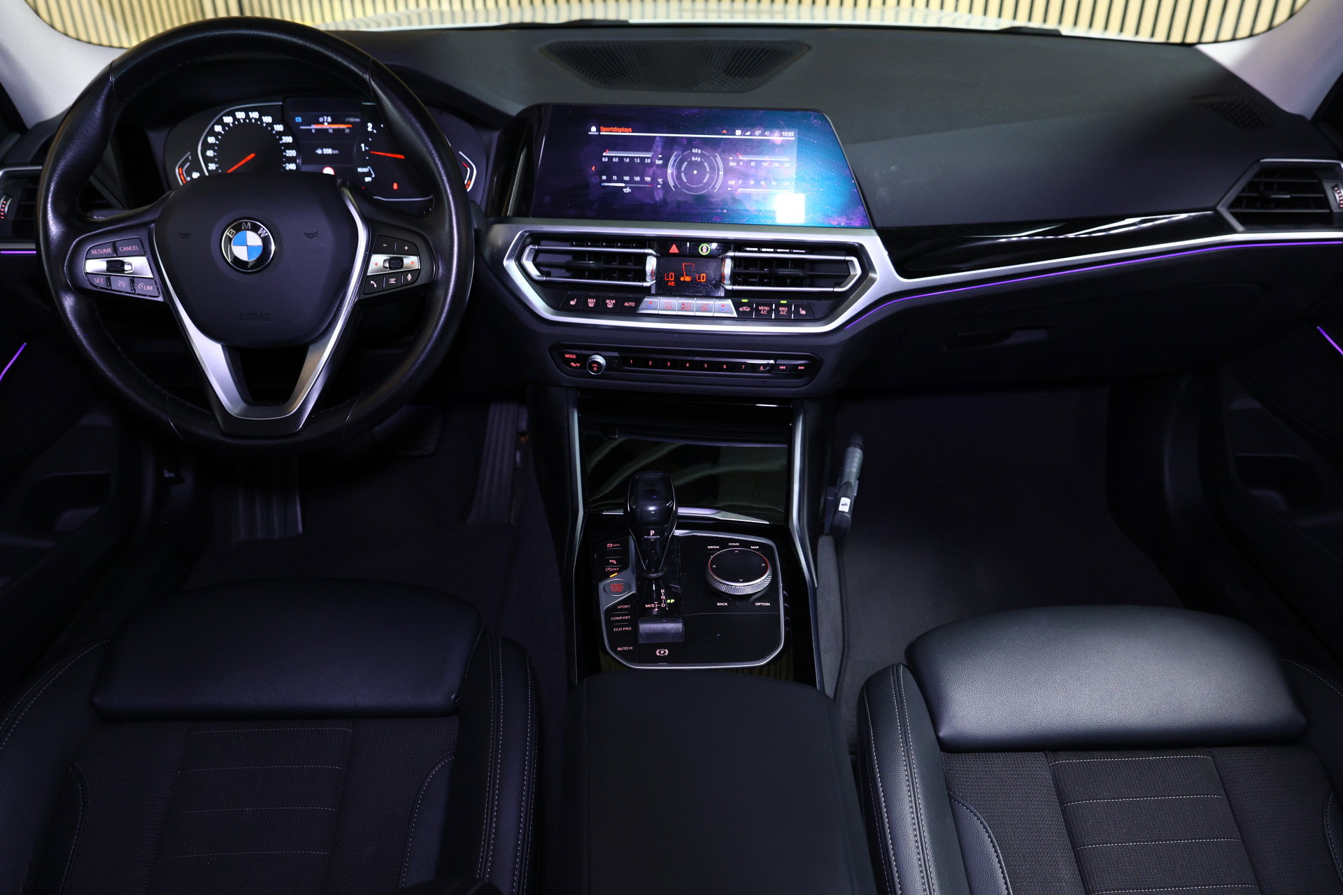 BMW 318i Business M SPORT Edition AVM SPORTLEDER NAVI CARPLAY VIRTUAL '21 - foto 36