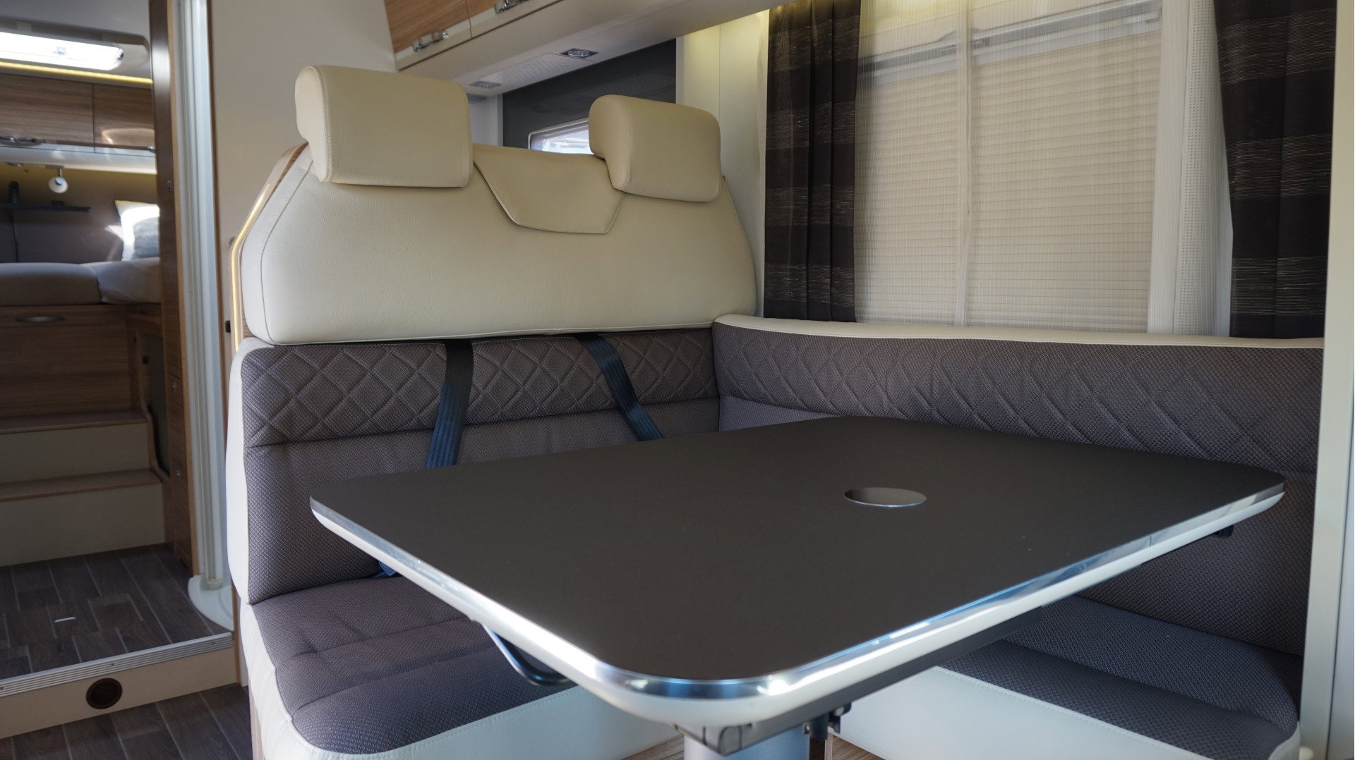 Adria CORAL S 670SL Automaat 150pk Airco Luchtvering Lengtebedden 5 zitplaatsen - foto 18