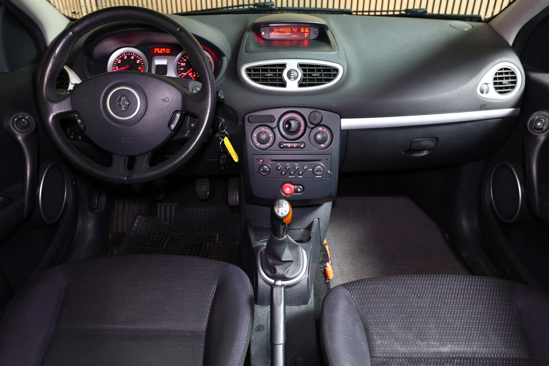 Renault 1.2 TCE Collection CRUISE AIRCO "09 - foto 2