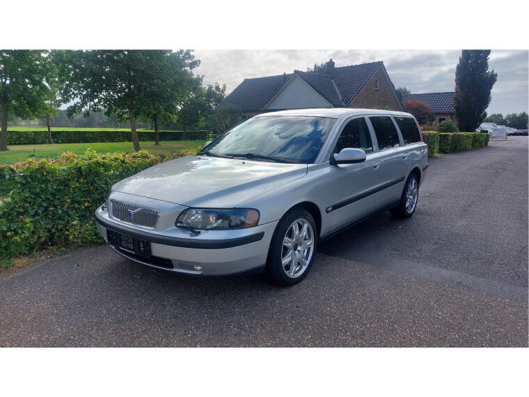 Foto van Volvo V70 2.3 T-5 250 PK