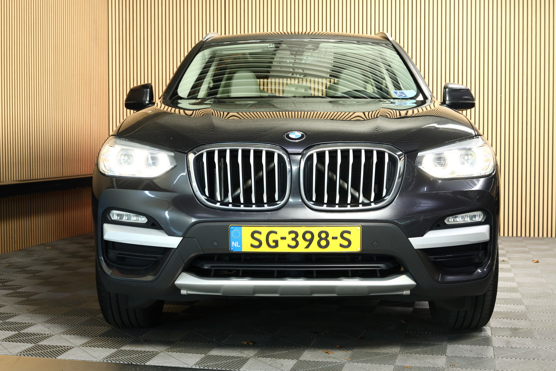 BMW xDrive20d AUT Executive PANO LEDER NAV FULL-LED PDC "18 - foto 5