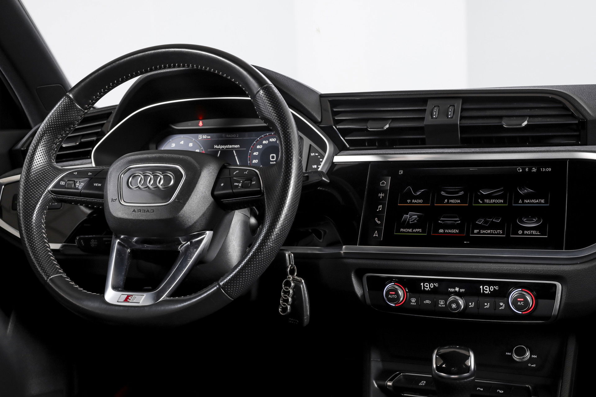 Audi - Q3