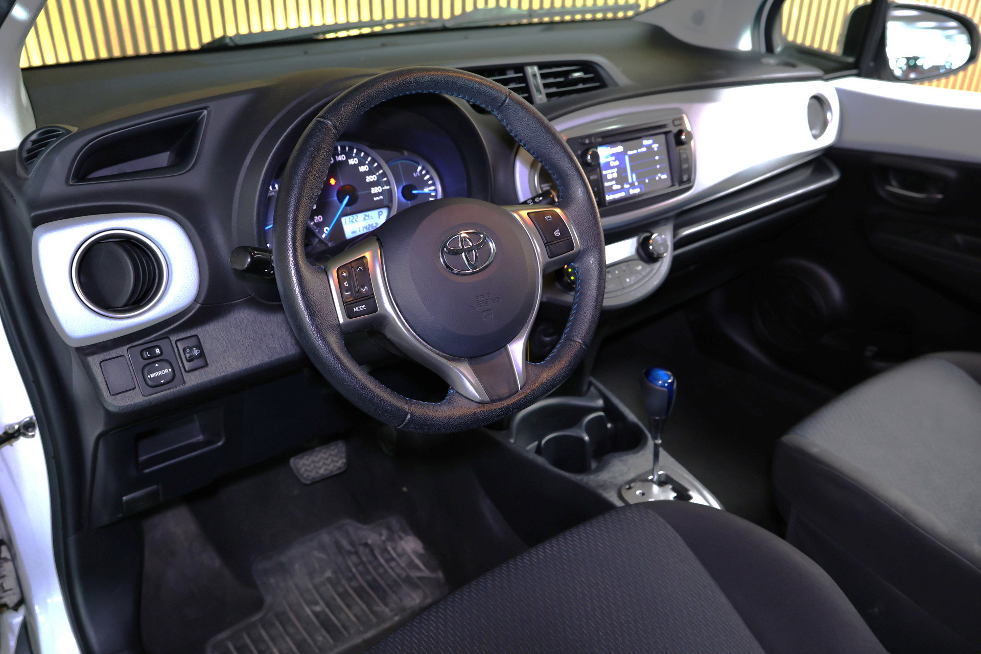 Toyota 1.5 Full Hybrid Comfort CLIMA RADIO AUTOMAAT "14 - foto 27