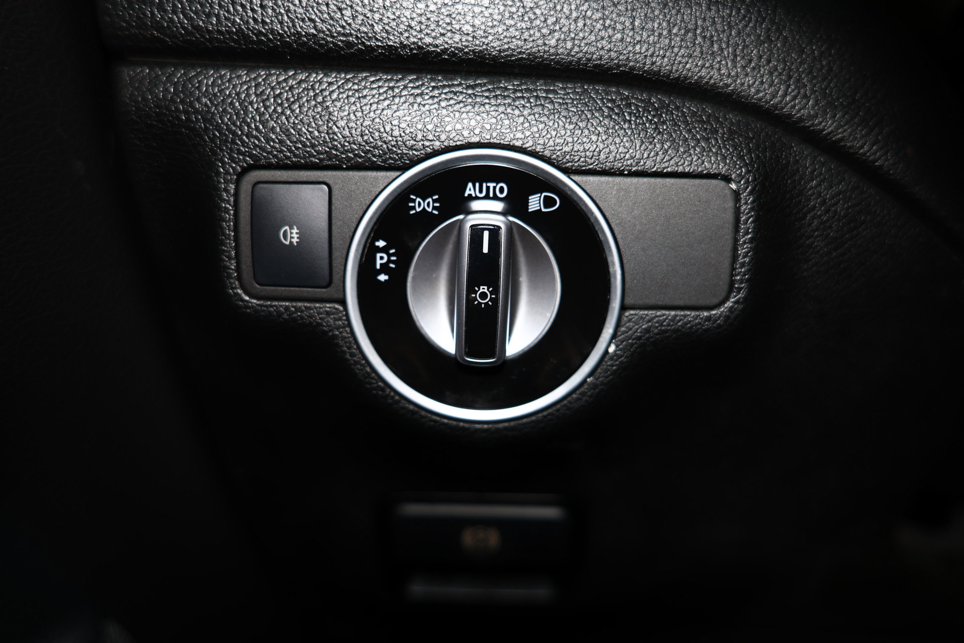 Mercedes-Benz 180 Business Solution AMG PANODAK XENON " 18 - foto 17