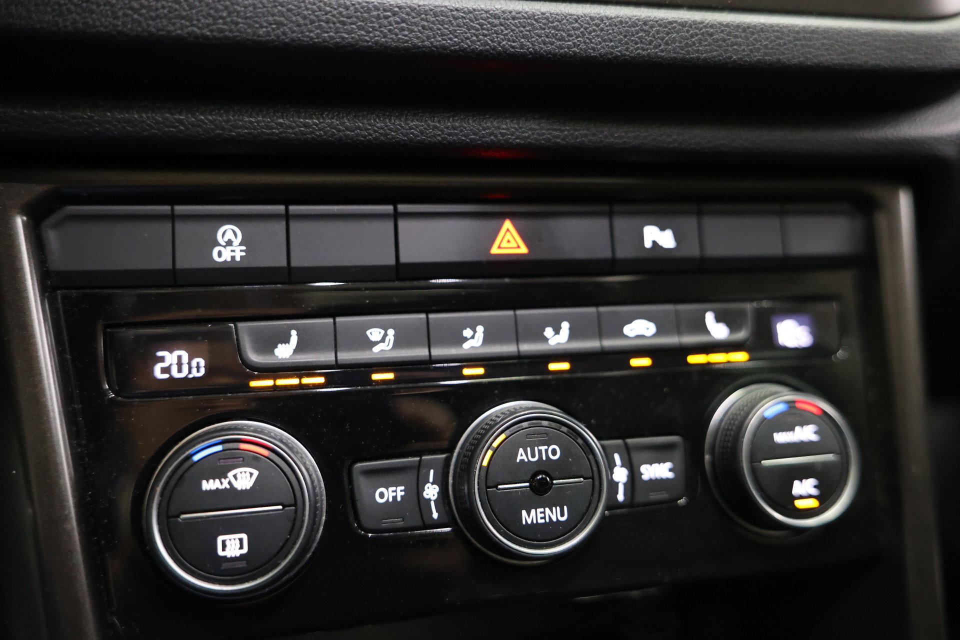 Volkswagen 1.0 TSI R-Line CLIMA VIRTUAL PDC CARPLAY CAMERA PANO LANE+FRONT Ass. '19 - foto 21