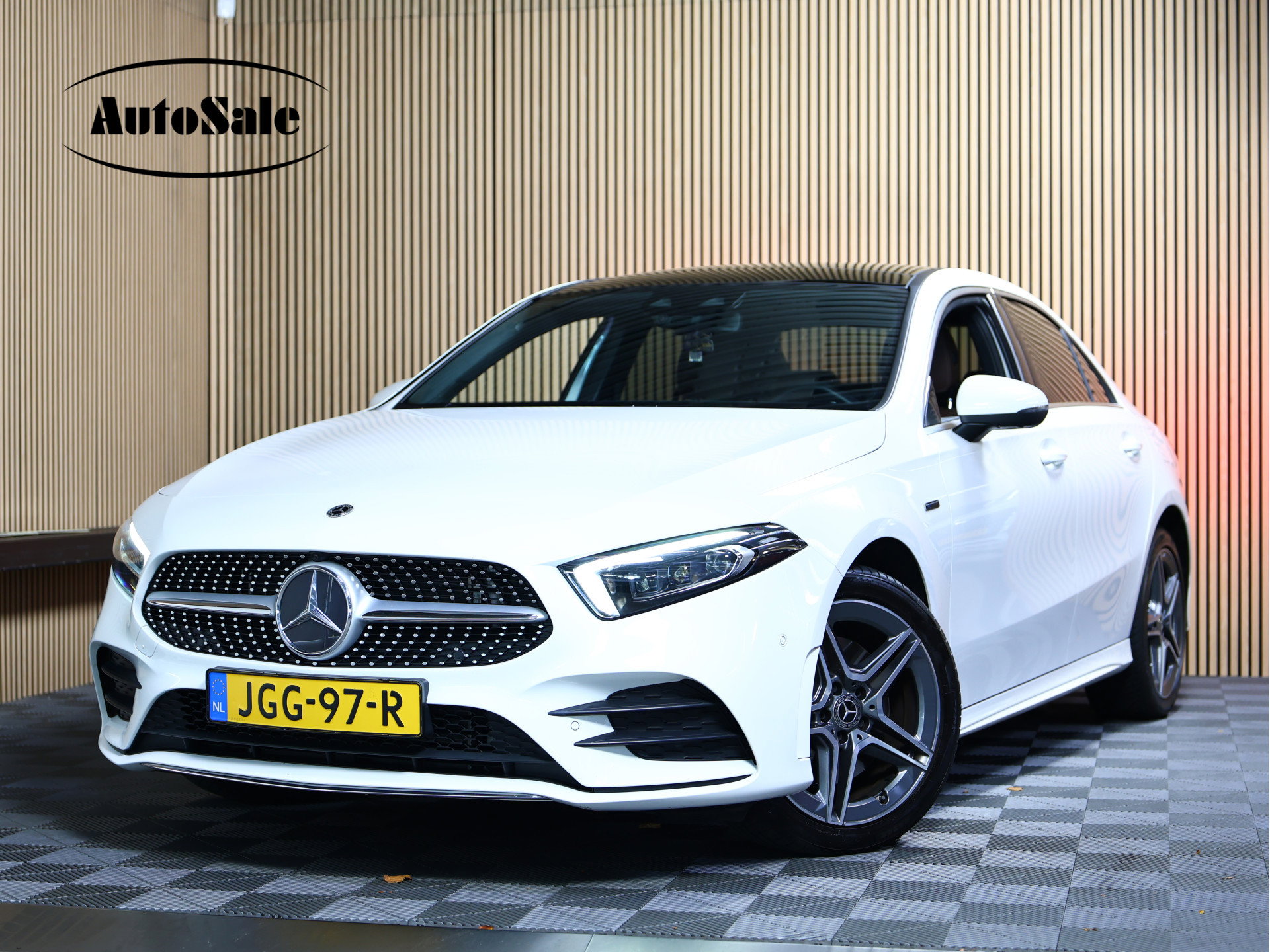 Mercedes-Benz 250e AMG AMBIENTE PANODAK NAVI AUTOM CRUISE PDC CAM SFEER '20 - foto 1