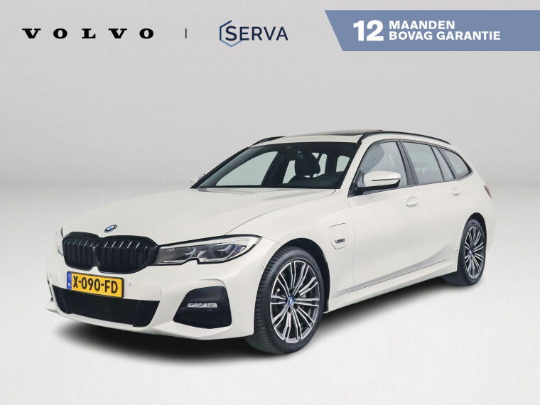 Foto van BMW 3 Serie Touring 330e Business Edition Plus | Panoramadak | 360° camera | Stoel- en Stuurverwarming | Harman Kardon | Head-up Display