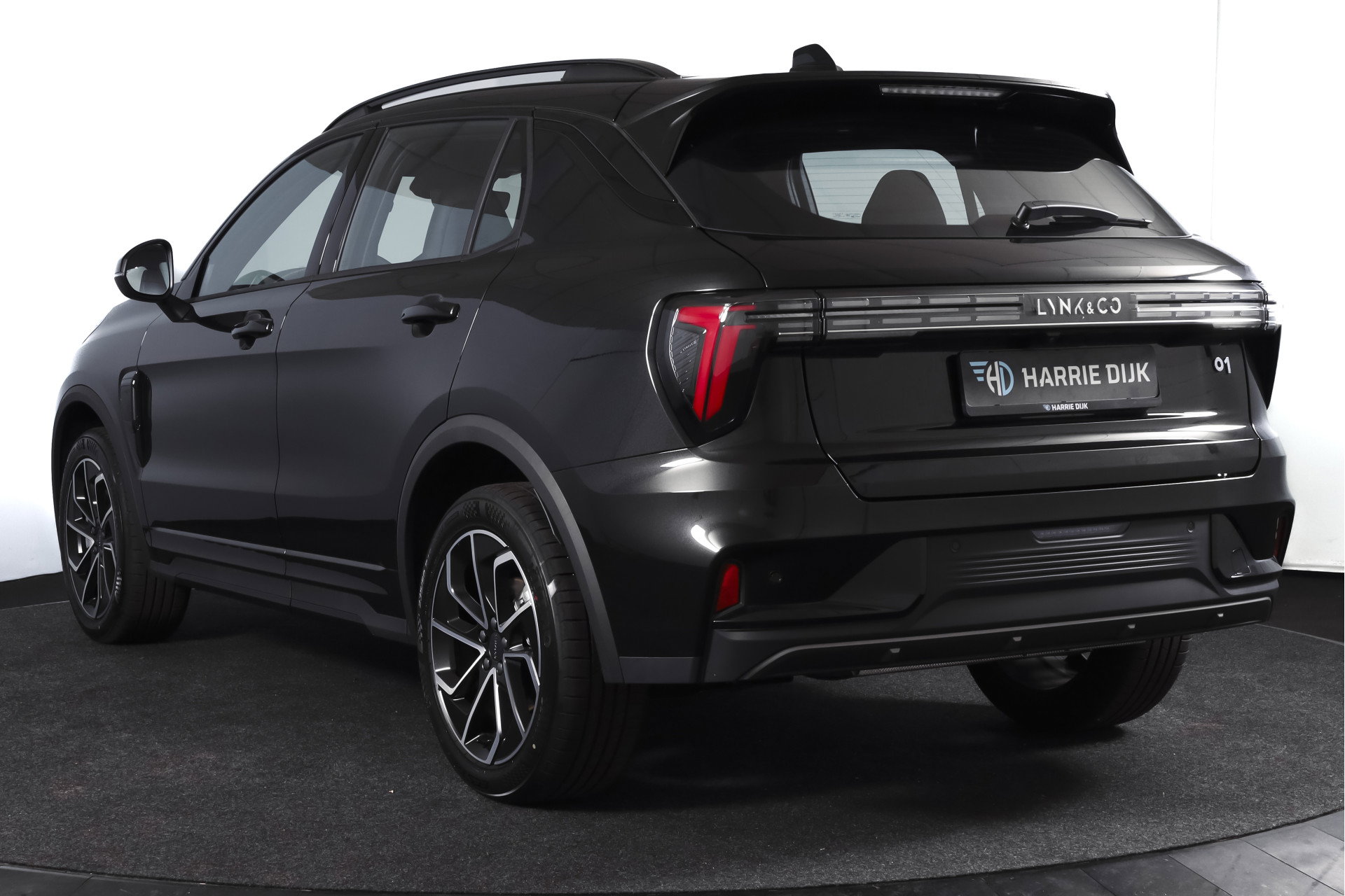 Lynk & Co - 01
