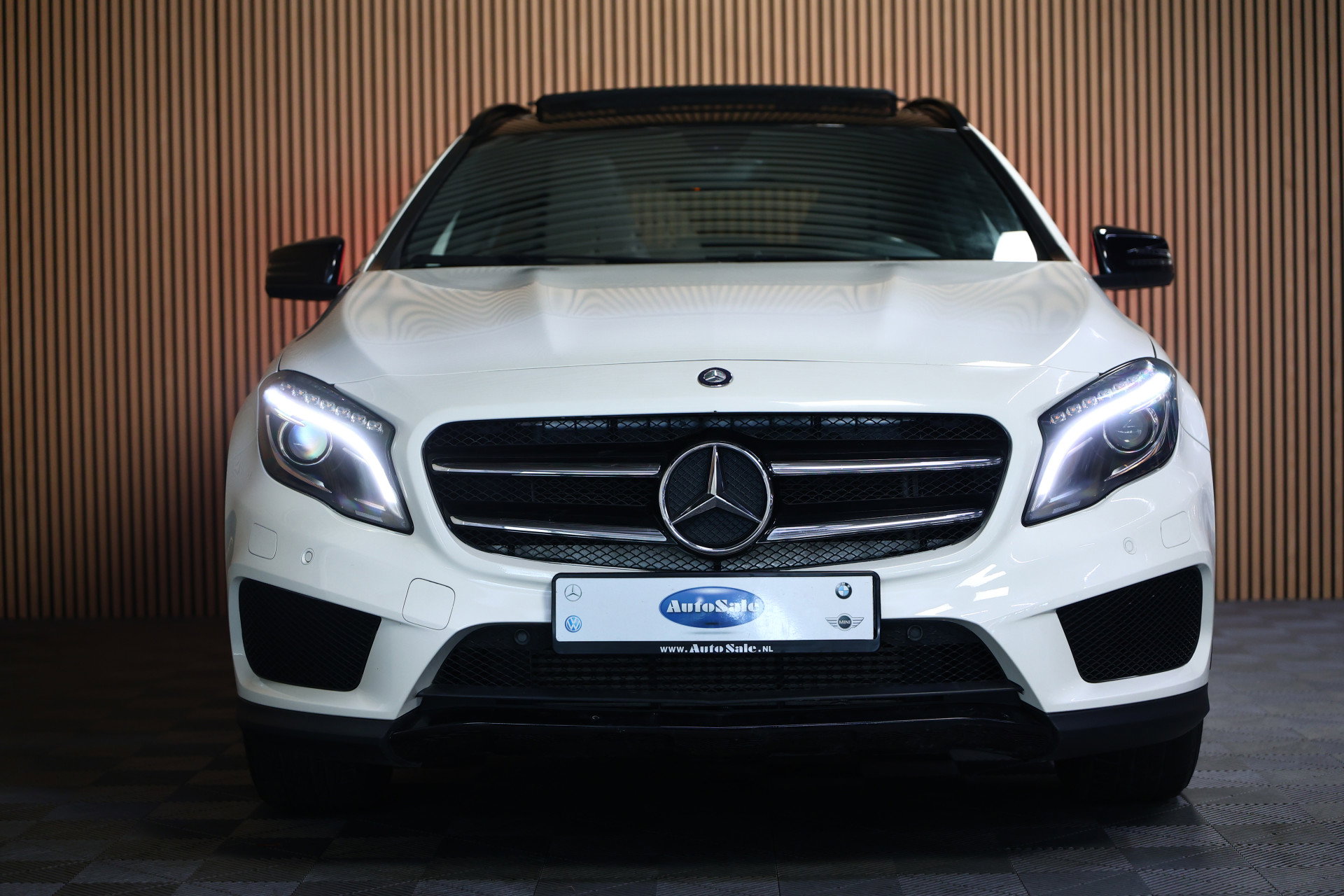 Mercedes-Benz GLA 250 AUTOM 63000km AMG PANODAK LED AFN-TRHAK "15 - foto 11