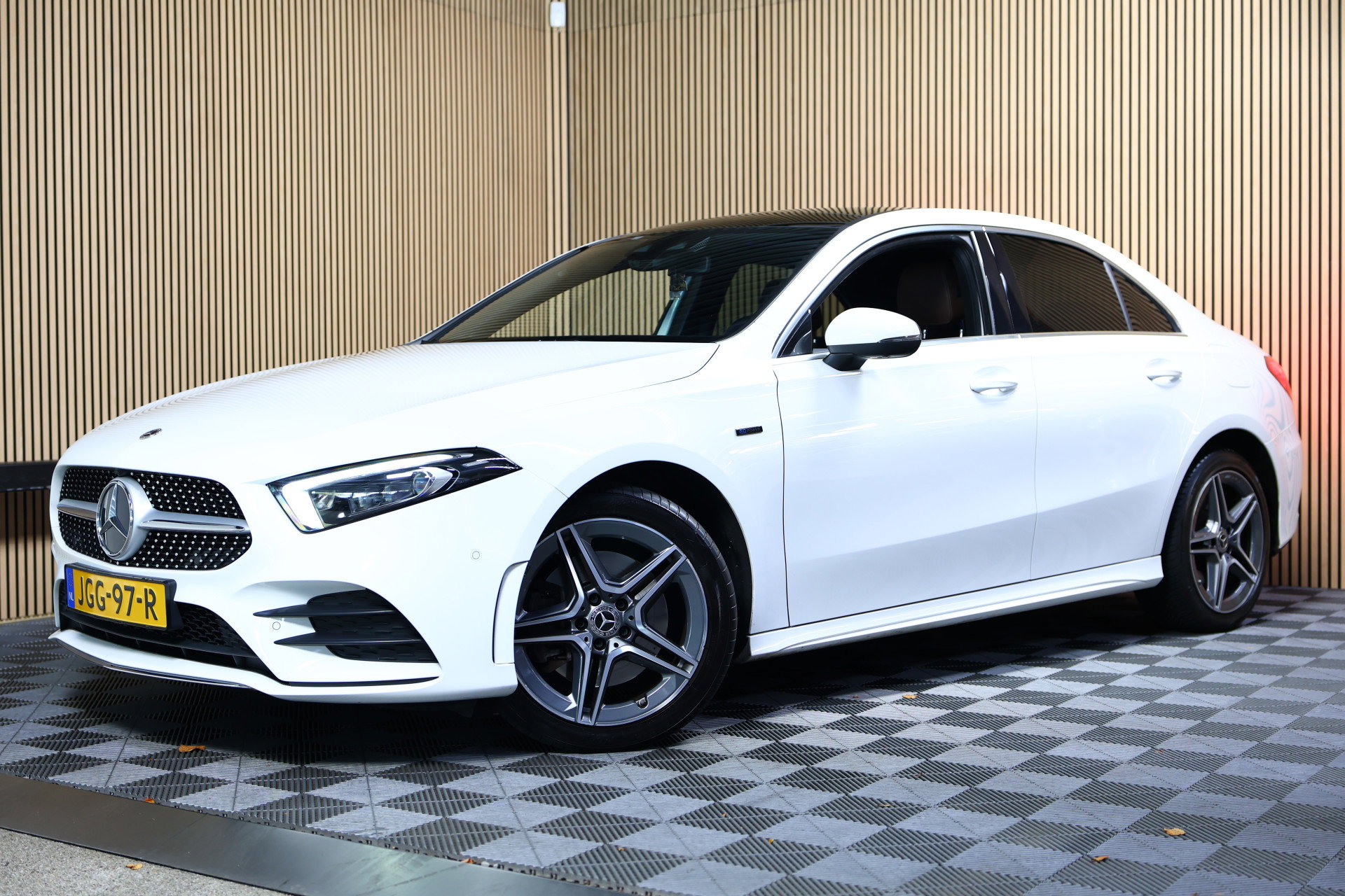 Mercedes-Benz 250e AMG AMBIENTE PANODAK NAVI AUTOM CRUISE PDC CAM SFEER '20 - foto 14