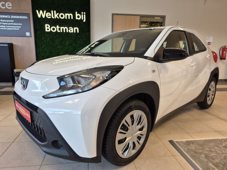 Foto van Toyota Aygo X 1.0 VVT-i MT Play | NIEUW! | ACTIEPRIJS! | DECEMBER RIJDEN! |