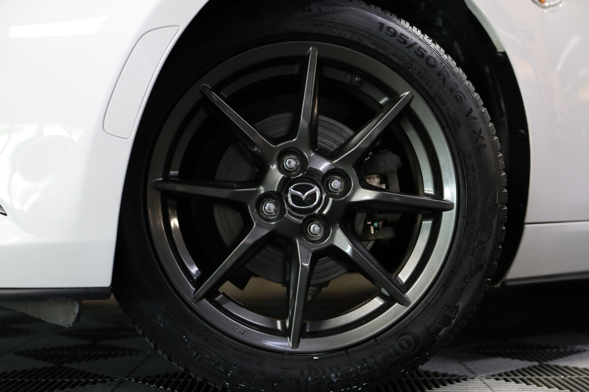Mazda 1.5 SkyActiv-G 131 GT-M BOSE LEDER NAVI KEYLESS CRUISE BT "16 - foto 4