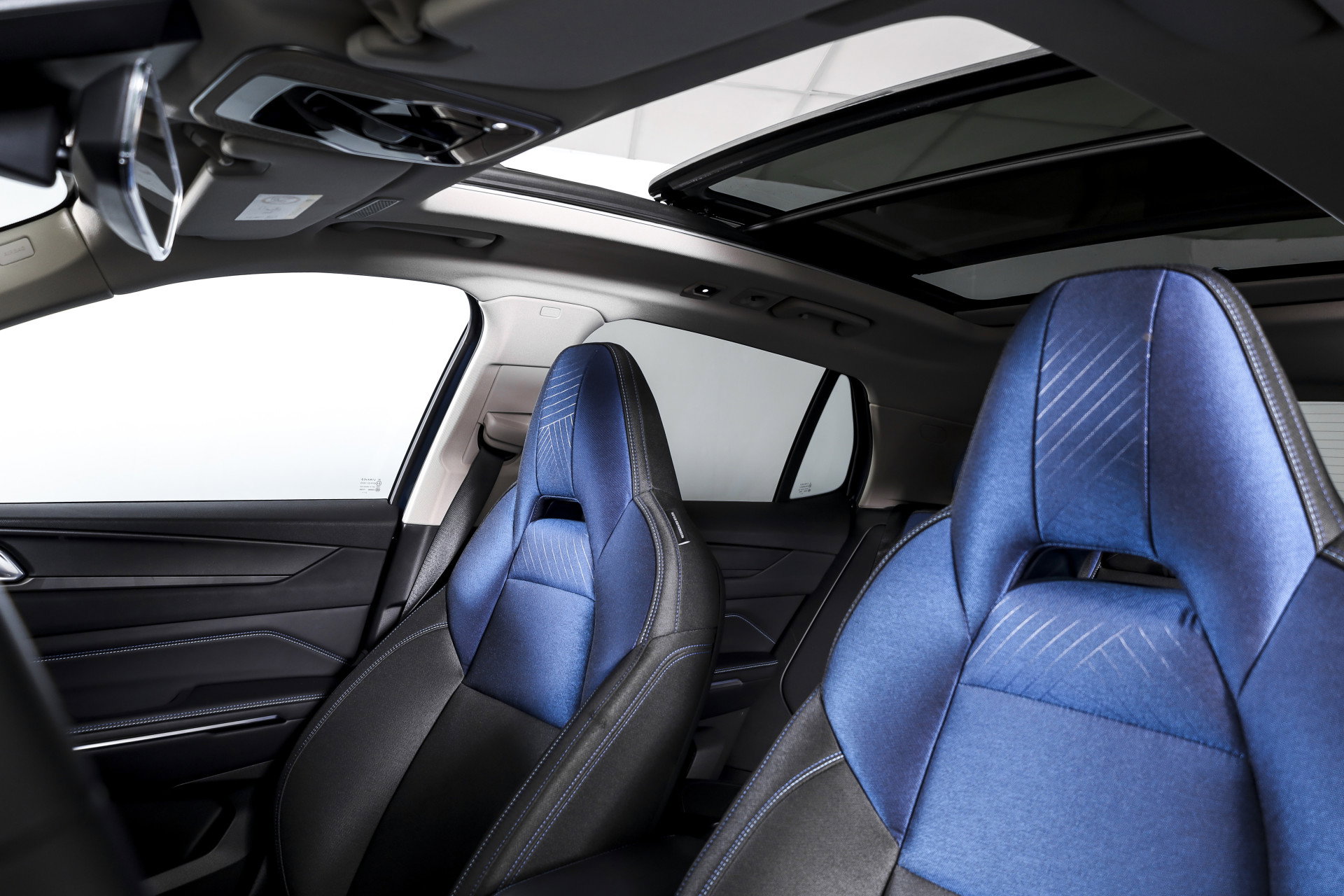 Lynk & Co - 01