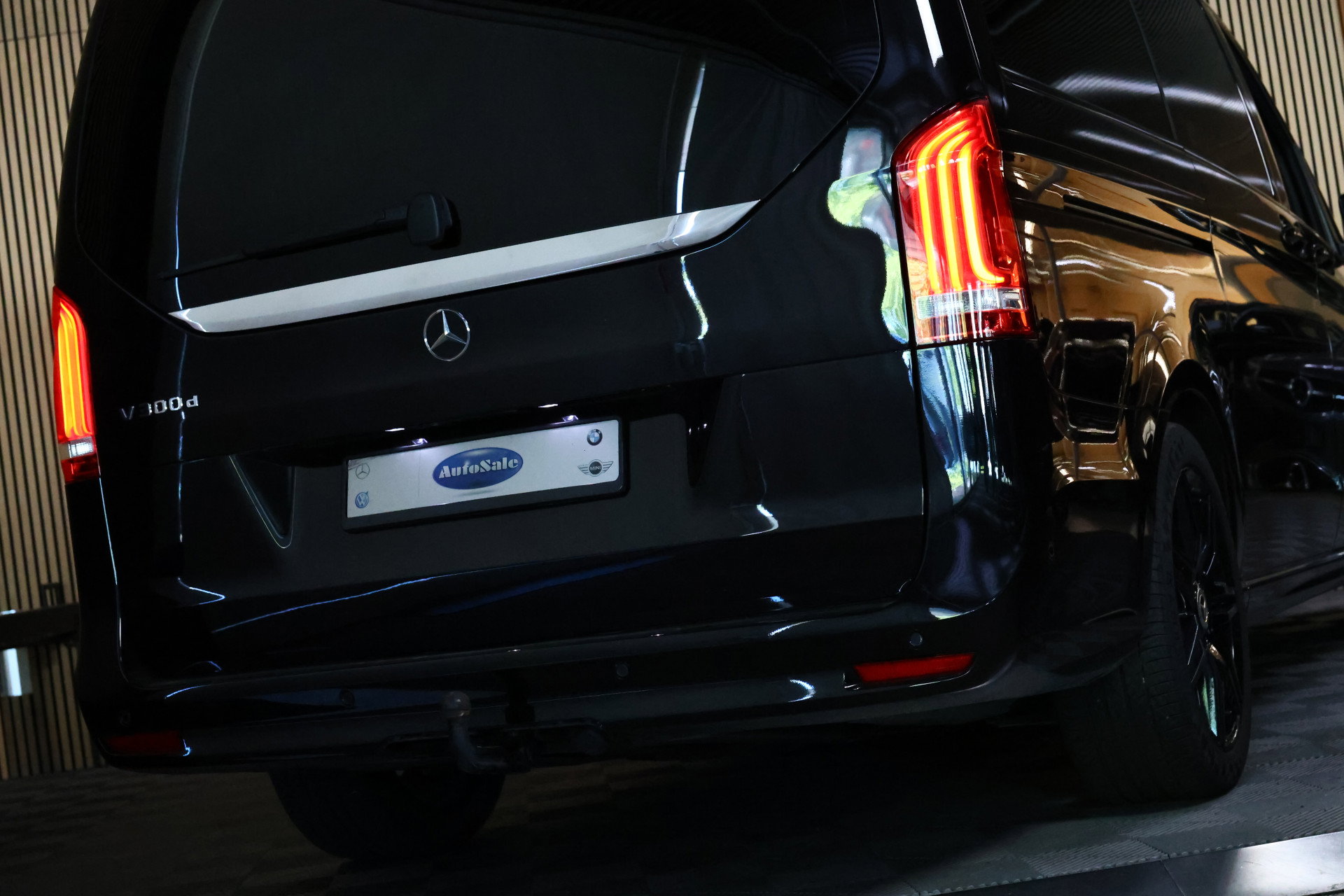 Mercedes-Benz 300d L2 Exclusive AMG Line AVM MEMORY BURMEISTER NAVI CLIMA 360CAM "24 - foto 17
