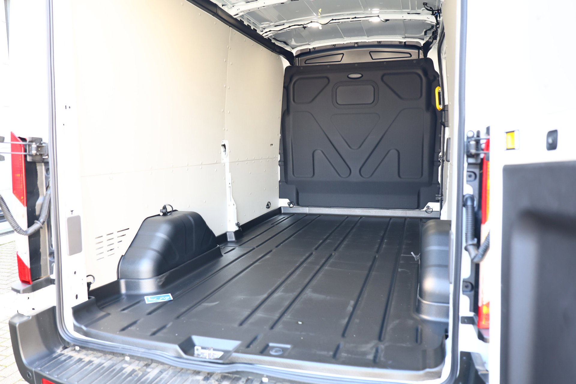 Ford 350 2.0 TDCI L2H2 Model 2025 Trend CARPLAY NAVI ACC TACHO STOELVW THAAK '24 bpm vrij - foto 14