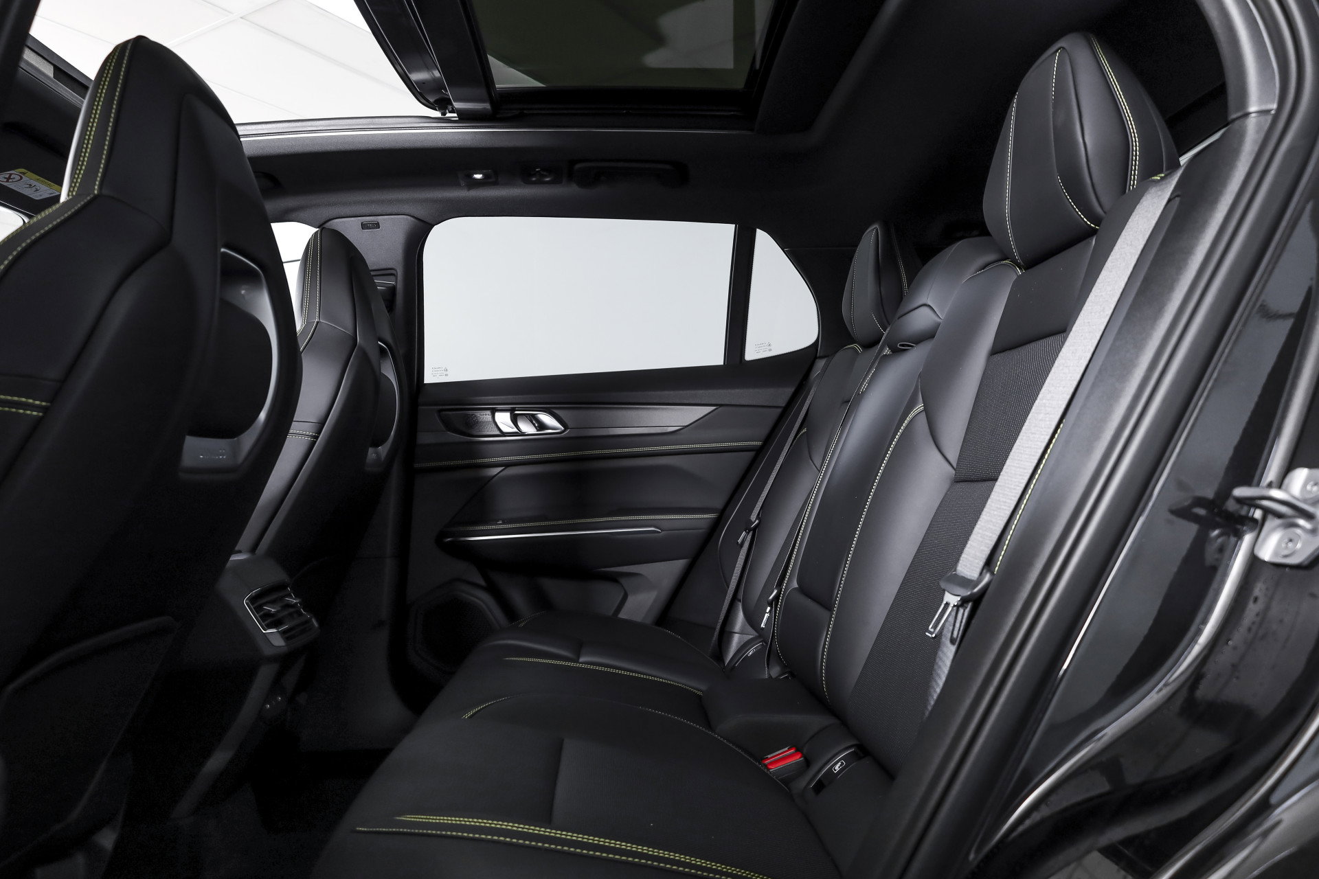 Lynk & Co - 01