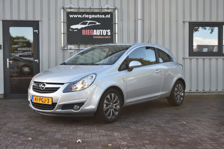 Foto van Opel Corsa 1.4-16V '111' Edition Volautomaat. Android, Cruise, Airco!!