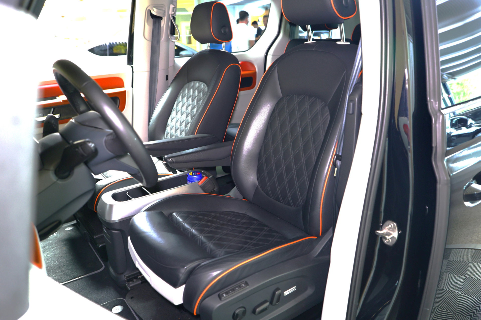 Volkswagen 1st Max 77kWh BTW | Elek. Deuren | Leder | 360° | Trekhaak - foto 46
