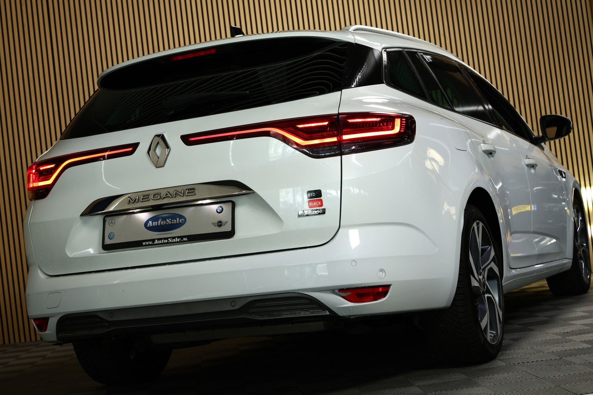 Renault Estate 1.6 Plug-In Hybrid 160 RS Line BOSE CARPLAY PDC CAMERA "21 - foto 30