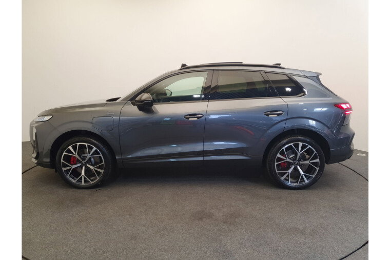 Audi Q3 1.5 200kW e-hybrid S-Line Tech Pro, Trekhaak, Sonos, Pano, Memory