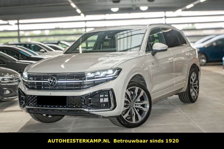 Volkswagen Touareg 3.0 TSI R-Line Benzine Grijs Kenteken ACC LUCHTVERING TREKHAAK COMFORTSTOELEN HEAD-UP DISPLAY