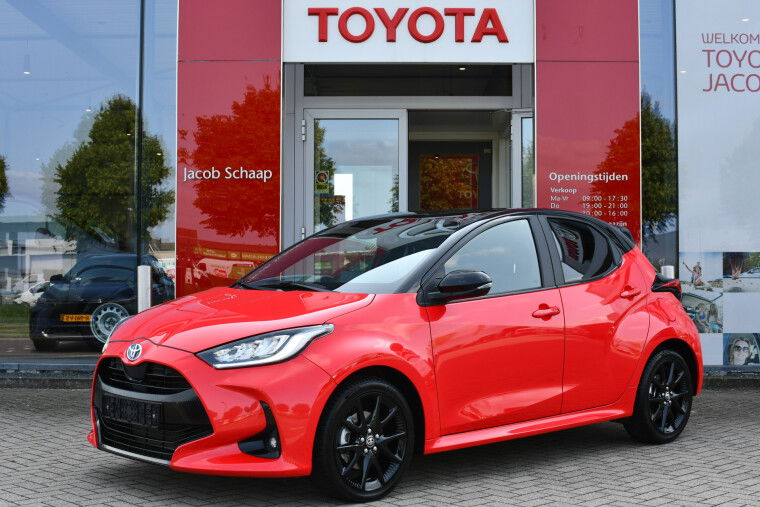 Foto van Toyota Yaris 1.5 Hybrid Executive Limited Automaat 116pk