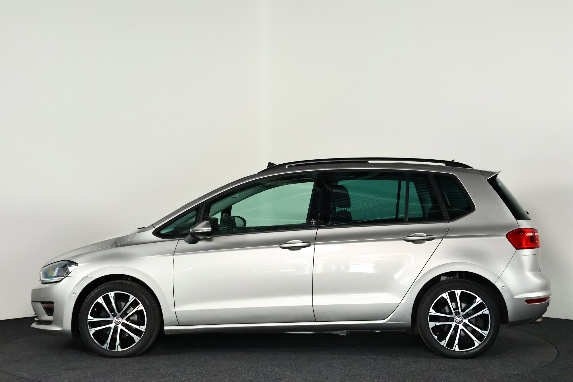 Volkswagen Golf SportsVan