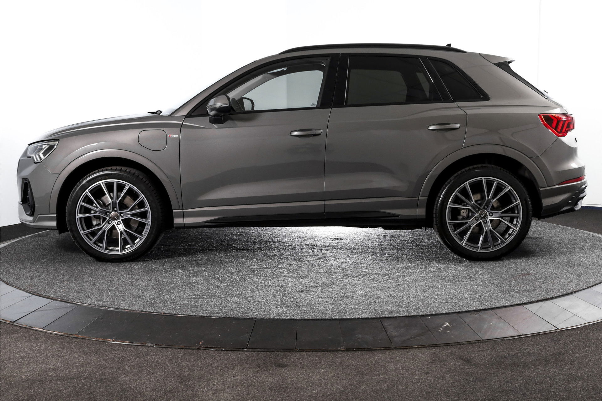 Audi - Q3