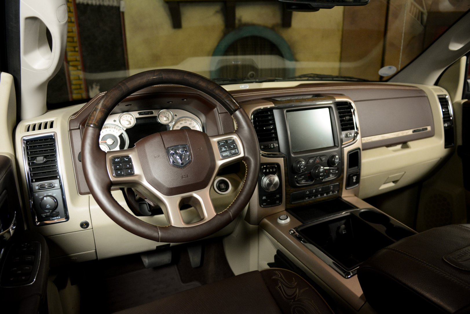 Dodge Ram 1500 Laramie Longhorn 1e hand/EU Model/LPG/Crew Cab RD Classics