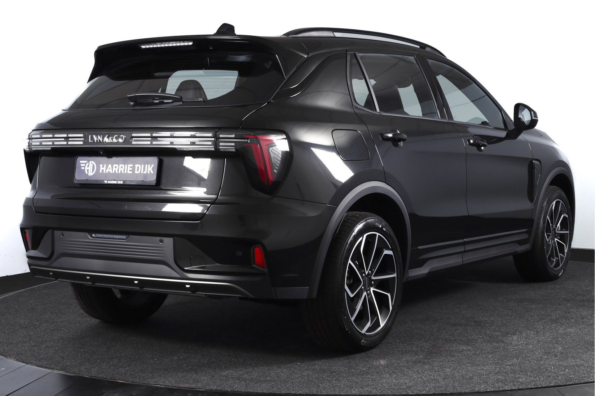 Lynk & Co - 01