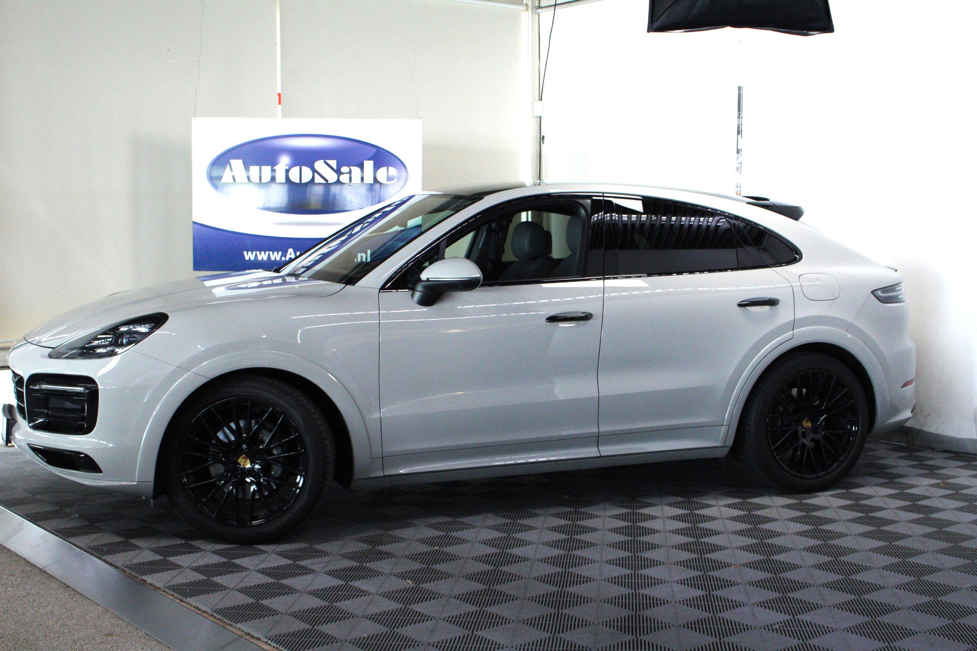 Porsche Coupé 3.0 E-Hybrid KRIJT SPORTDESIGN PANO * NL *AUTO TRH 360 CAM ACC M 22 - foto 3