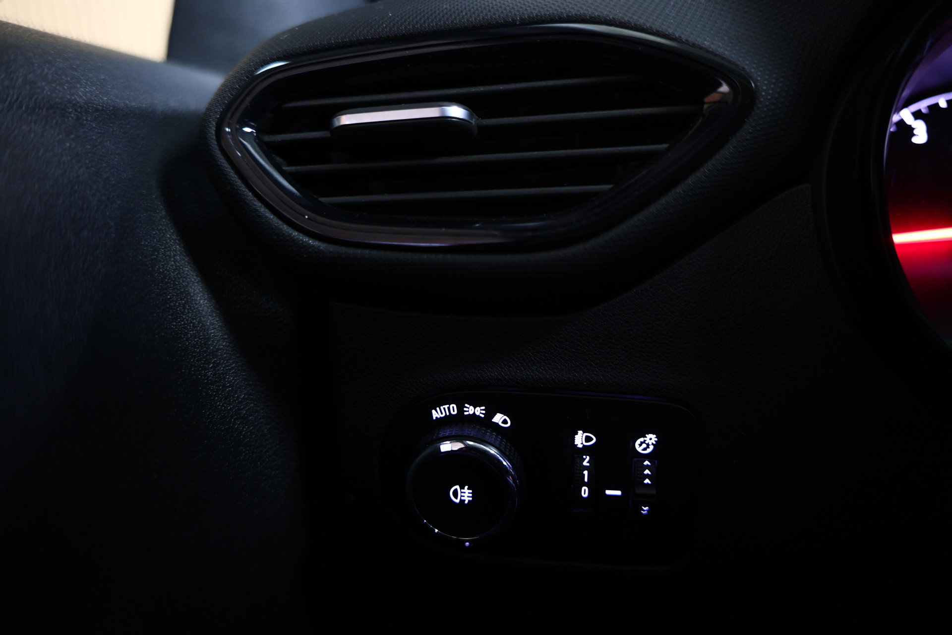 Opel 1.2 Turbo GS Line LED CLIMA CARPLAY NAVI CAMERA "21 - foto 13