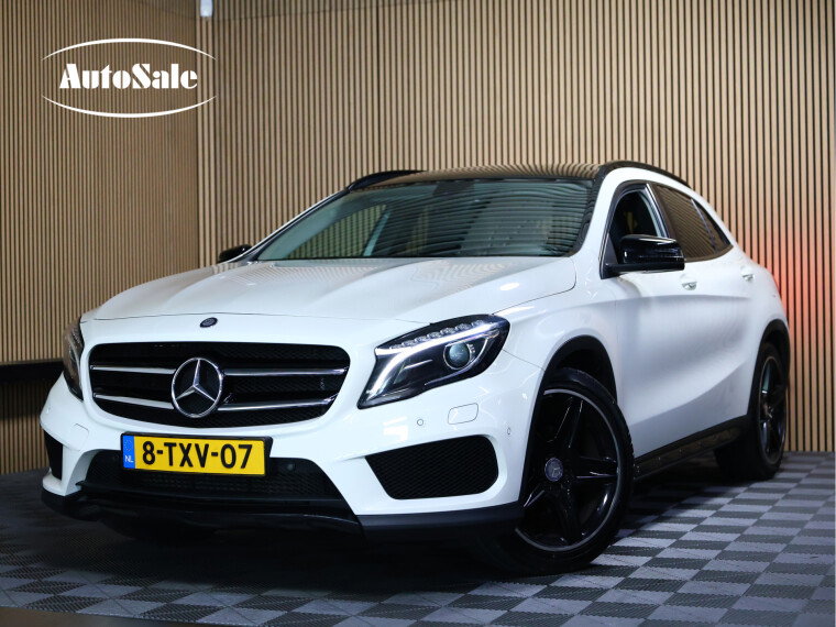 Mercedes-Benz 200 AMG Prestige PANODAK NAVI CLIMA CRUISE BT KEYLESS `14