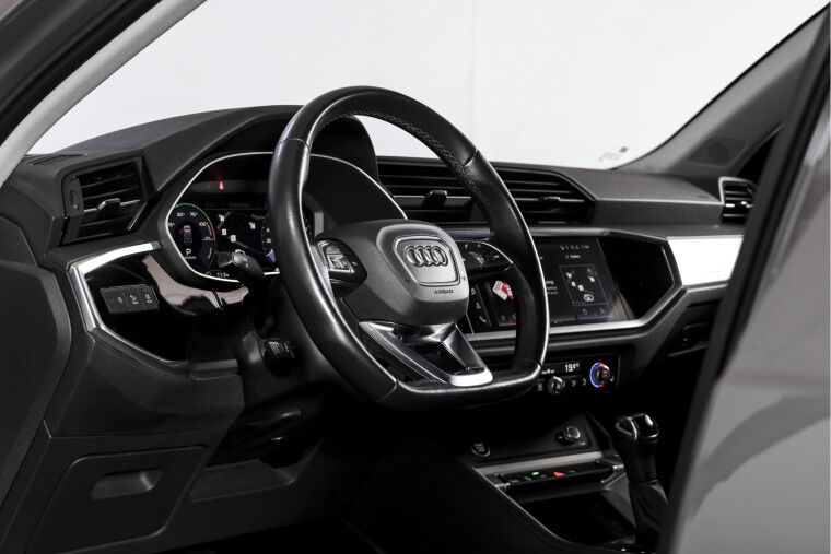 Audi - Q3