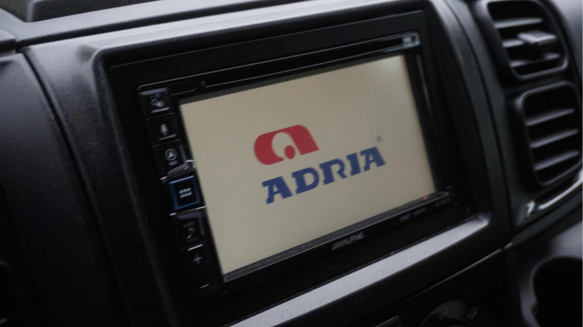 Adria MATRIX 670SC PLUS AUTOMAAT 141 pk Zonnepan. Electr. Fietsendrager / Hefbed 023 - foto 25