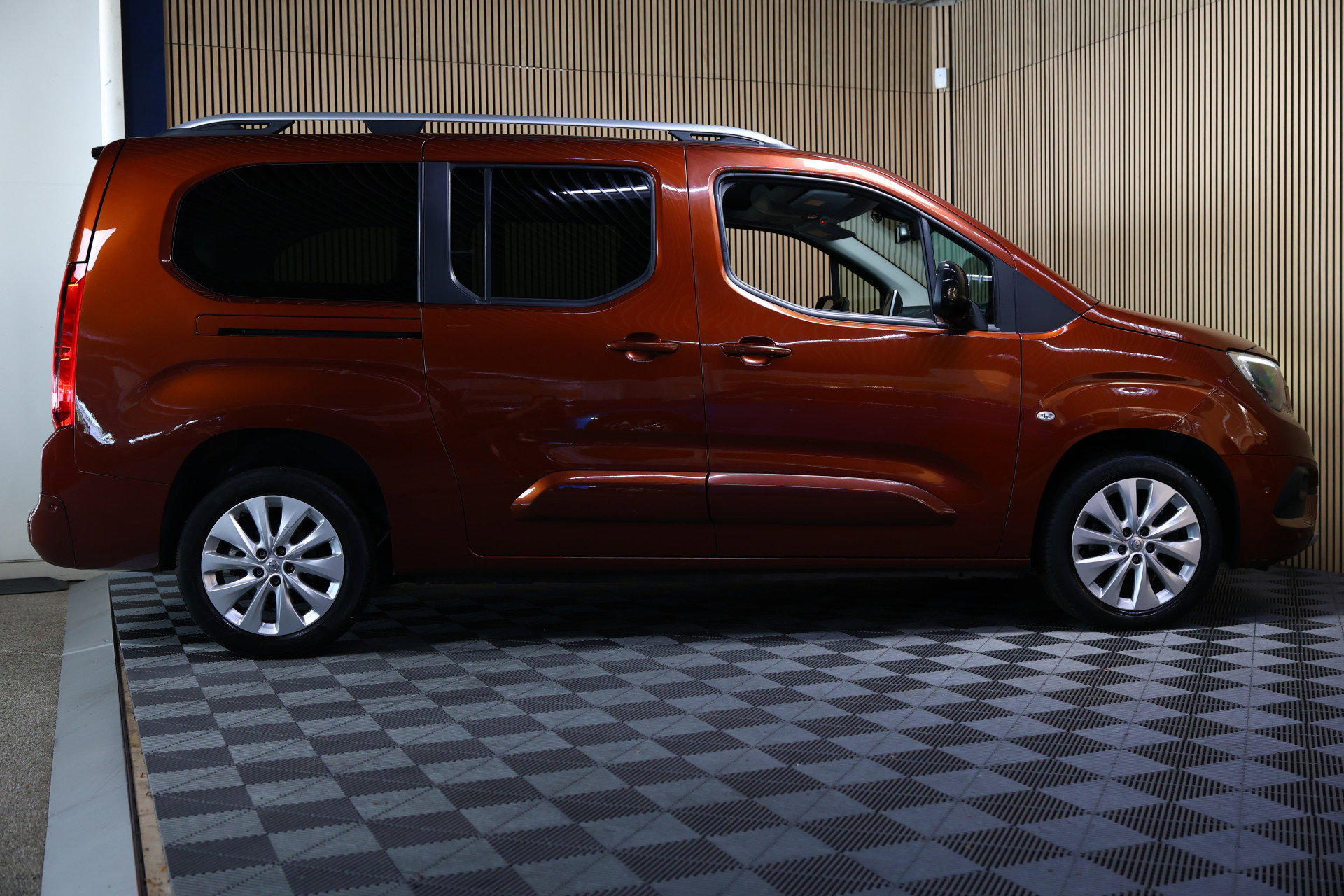 Opel Combo 1.2 Turbo Innovation XL 7pers AUTOM NAVI Carplay TREKH 360 Cam L2H1 '21 - foto 7